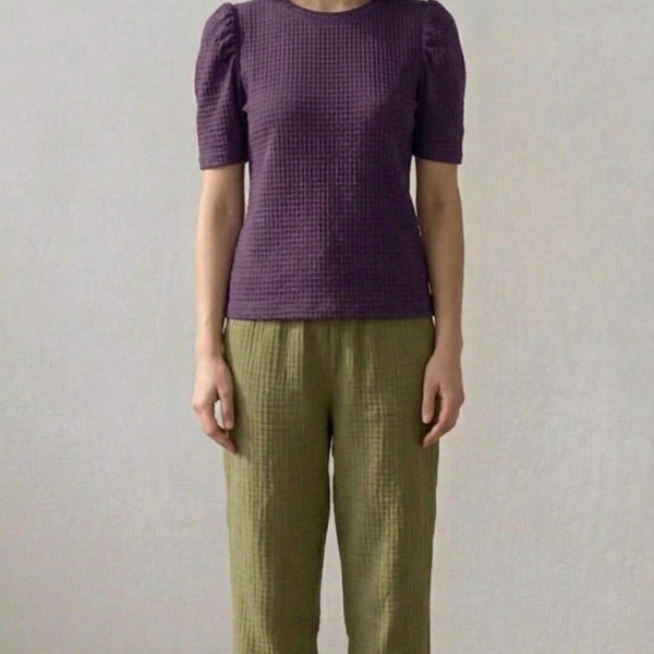 Refined Texture: Sophisticated Waffle-Knit Puff-Sleeve Top